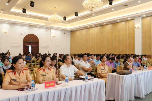 Các đại biểu dự Hội nghị.