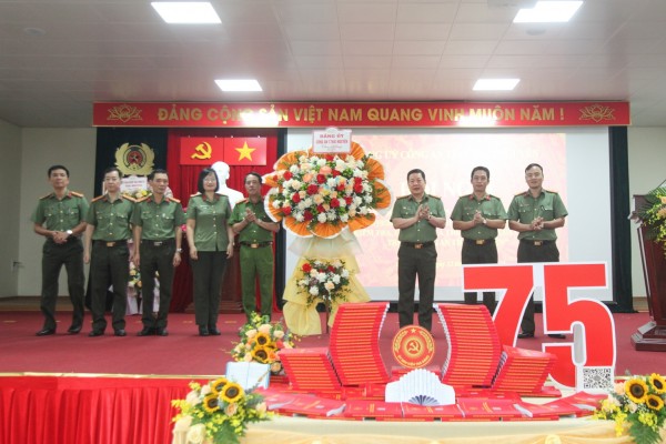 Đảng ủy Công an tỉnh Thái Nguyên ôn truyền thông ngành kiểm tra đảng