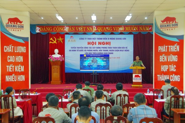 Phòng An ninh mạng và phòng, chống tội phạm sử dụng công nghệ cao (Công an tỉnh) tuyên truyền về phòng ngừa lừa đảo trên không gian mạng cho cán bộ, công nhân viên, người lao động Công ty TNHH Một thành viên xi măng Quang Sơn (Đồng Hỷ).