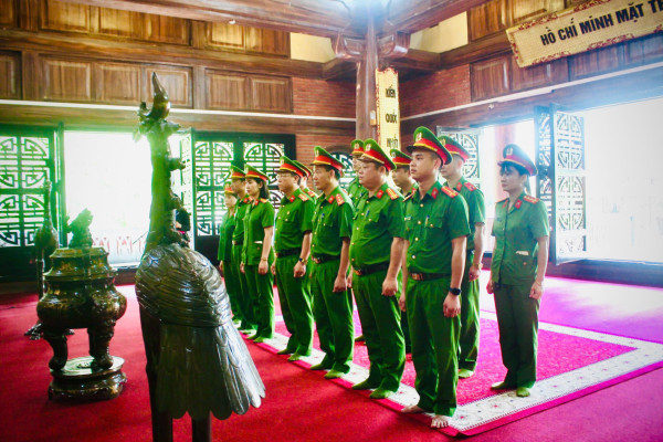 Trại tạm giam Công an tỉnh Thái Nguyên tổ chức sinh hoạt chính trị nhân kỷ niệm 135 Ngày sinh Chủ tịch Hồ Chí Minh