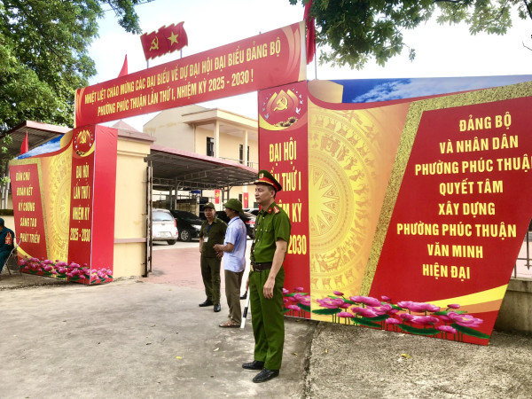 CÔNG AN PHƯỜNG PHÚC THUẬN BẢO ĐẢM AN NINH, TRẬT TỰ PHỤC VỤ ĐẠI HỘI ĐẠI BIỂU ĐẢNG BỘ PHƯỜNG LẦN THỨ I, NHIỆM KỲ 2025-2030
