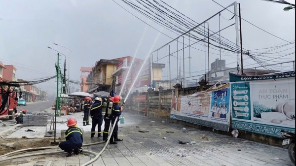 Thực tập phương án chữa cháy và cứu nạn, cứu hộ tại Chợ Trung tâm Phường Bá Xuyên, Thái Nguyên
