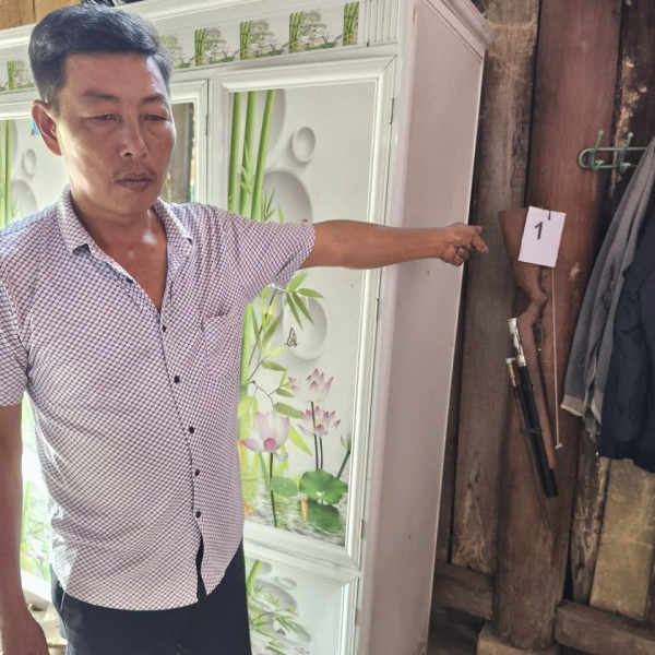 Bị can Triệu Tiến Hải cùng tang vật