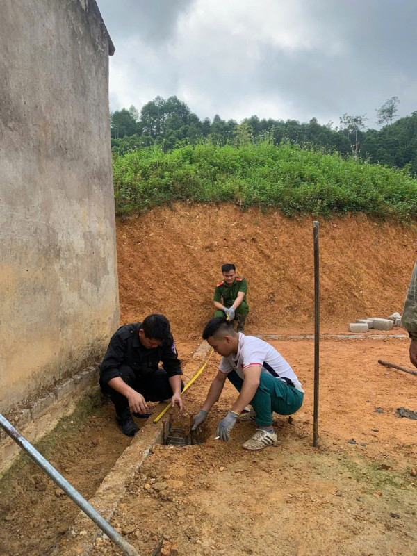 Công an xã Côn Minh chung tay "Xoá nhà tạm, thắp sáng mái ấm yêu thương"