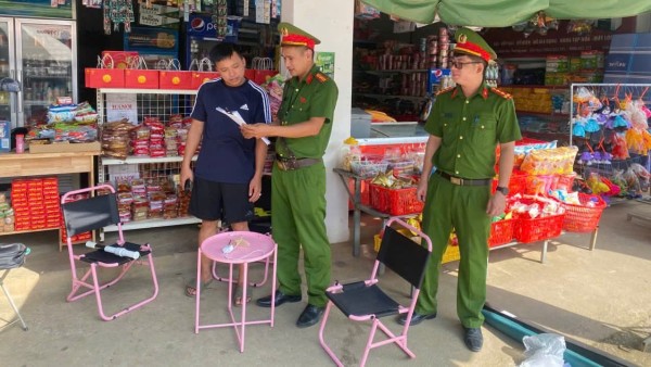 Công an xã Phú Đình tăng cường tuần tra, kiểm soát đảm bảo trật tự an toàn giao thông và hành lang an toàn giao thông trên địa bàn