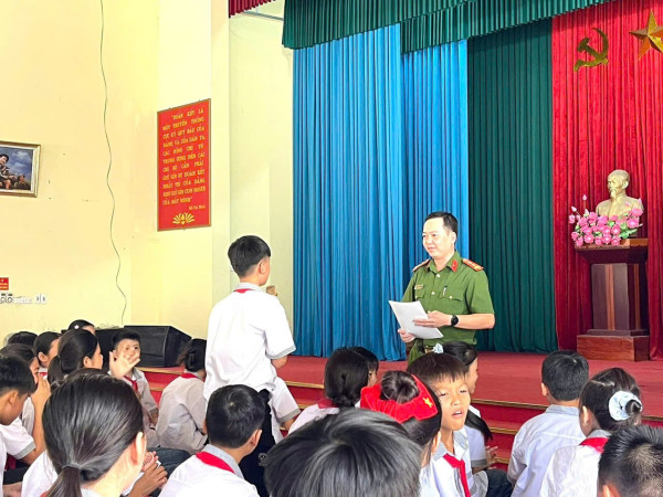 ảnh tuyên truyền 2