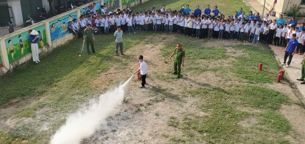 Công an xã Phú Xuyên, tỉnh Thái Nguyên lan toả phong trào toàn dân phòng cháy trong nhà trường