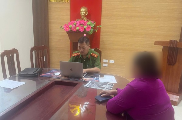 Công an xã Phú Lạc xử phạt trường hợp đăng tải thông tin sai sự thật trên không gian mạng