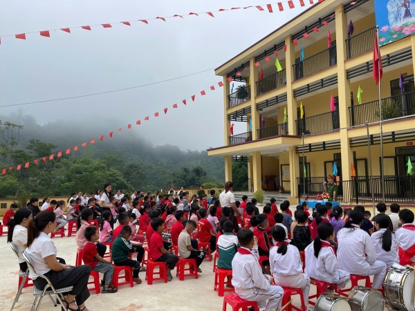 Nà Phặc