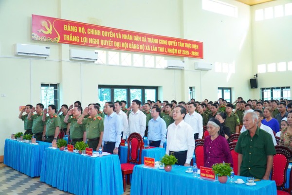 Truy tặng Huân chương Dũng cảm của Chủ tịch nước cho đồng chí Phan Văn Thành- Tổ trưởng, Tổ bảo vệ ANTT