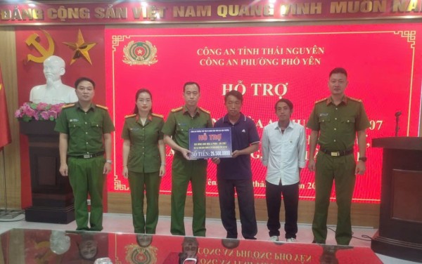 Công an phường Phổ Yên chung tay cùng Nhân dân trên địa bàn hỗ trợ gia đình nạn nhân tử vong do tai nạn giao thông