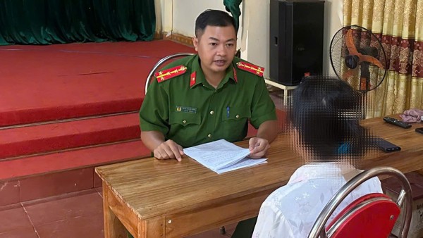 Công an xã Phú Lạc xử phạt trường hợp đăng tải thông tin sai sự thật trên không gian mạng