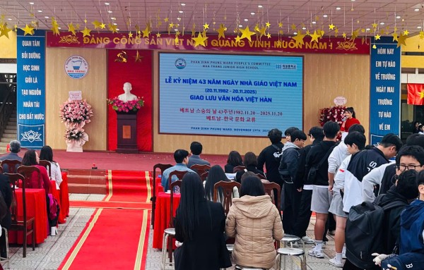 Đảm bảo an ninh trật tự hoạt động học tập, giao lưu văn hóa thuộc chương trình hợp tác giáo dục quốc tế.