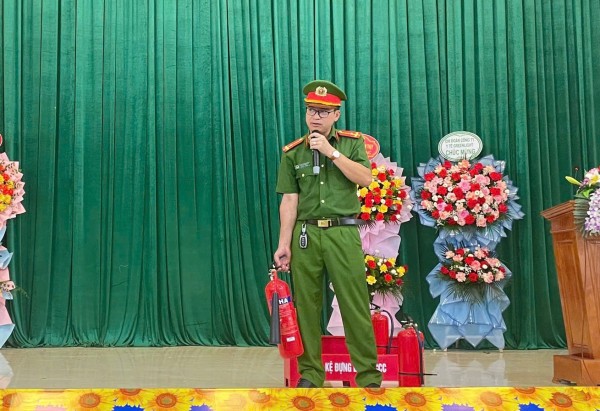 Công an xã Điềm Thụy tăng cường hướng dẫn, kiểm tra công tác PCCC & CNCH, nâng cao ý thức phòng ngừa cháy, nổ trong nhân dân