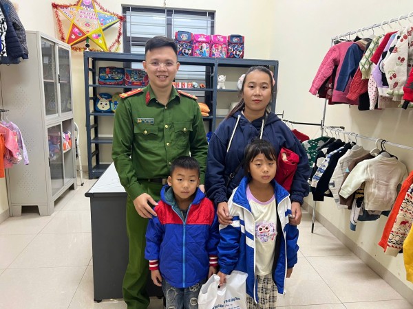gen h Ảnh 3 CAX Bằng Thành tặng áo ấm cho trẻ em có hoàn cảnh khó khăn