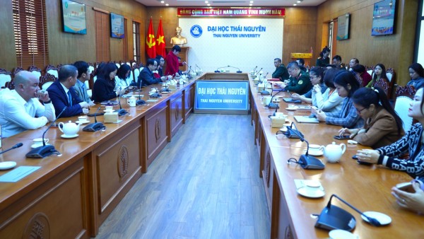 Phòng Quản lý xuất nhập cảnh tuyên truyền, tập huấn pháp luật trong lĩnh vực xuất nhập cảnh