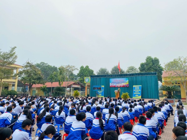 Công an xã Phú Xuyên tuyên truyền, giáo dục pháp luật về phòng, chống ma túy và vũ khí, vật liệu nổ trong trường học