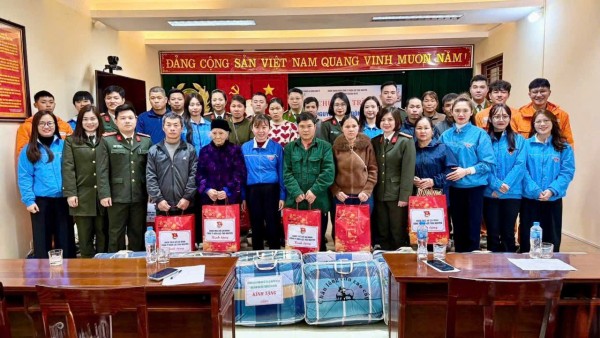 31 01 PA04 TANG QUA (4)
