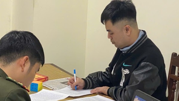 Vận động thành công đối tượng truy nã ra đầu thú