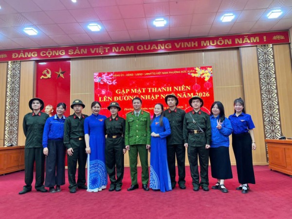 Hai nữ tân binh Công an xinh đẹp tại Thái Nguyên vừa tốt nghiệp đại học loại Xuất sắc và Giỏi