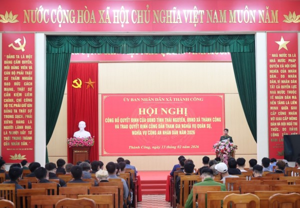 Công bố, trao quyết định gọi công dân nhập ngũ và thực hiện nghĩa vụ tham gia CAND