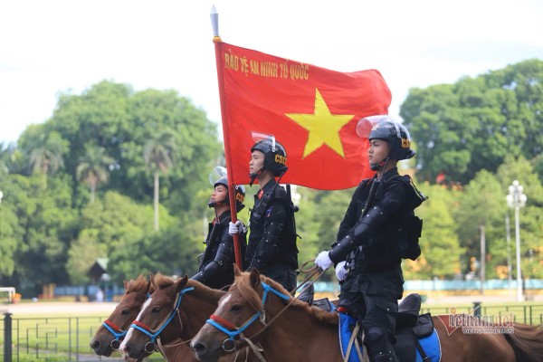 Tết năm Bính Ngọ nói chuyện Đoàn Kỵ binh