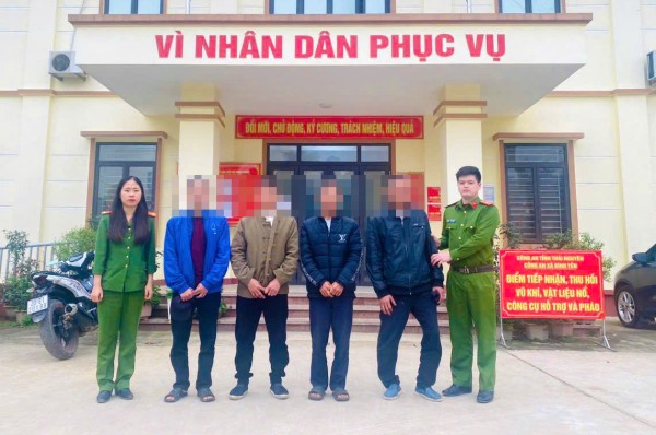 1 Các đối tượng tàng trữ TPCMT tại cơ quan Công an copy