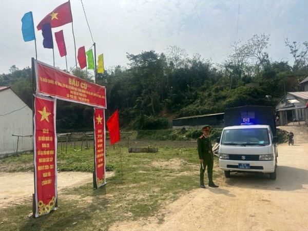 Công an xã Phúc Lộc tăng cường tuần tra, kiểm soát đảm bảo an ninh, trật tự