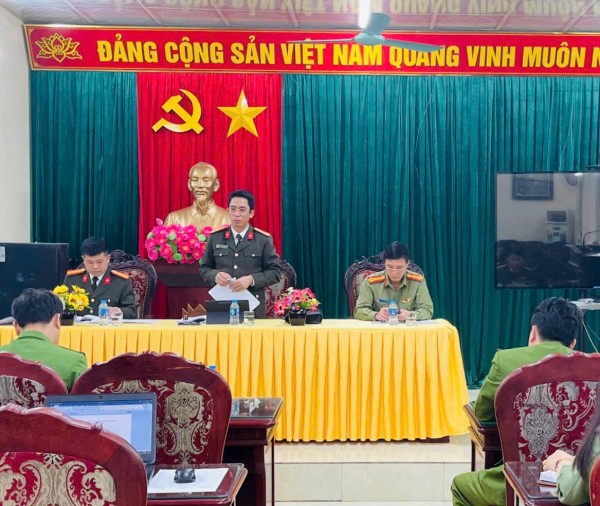Lãnh đạo Công an tỉnh kiểm tra công tác bảo đảm an ninh, trật tự phục vụ bầu cử tại Công an xã Tân Kỳ