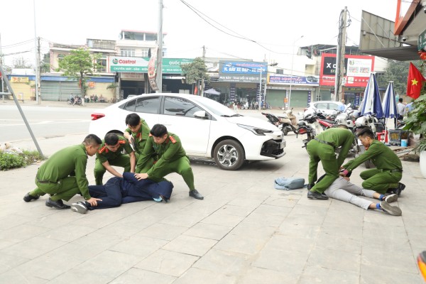 VAN XUAN DIEN TẠP CHONG NGAN HANG