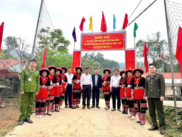 Bảo đảm an ninh, hỗ trợ cử tri đi bầu cử tại xã Trần Phú