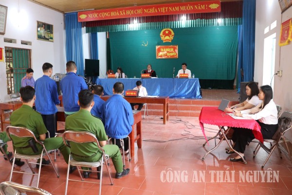 Bảo đảm an ninh, an toàn phiên tòa xét xử lưu động.