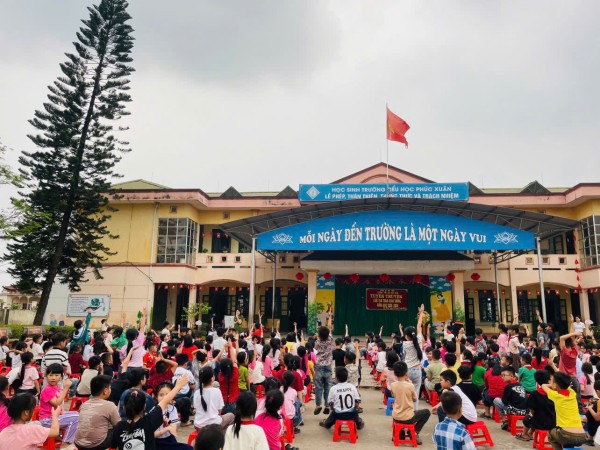 Công an xã Đại Phúc tuyên truyền pháp luật an toàn giao thông cho học sinh