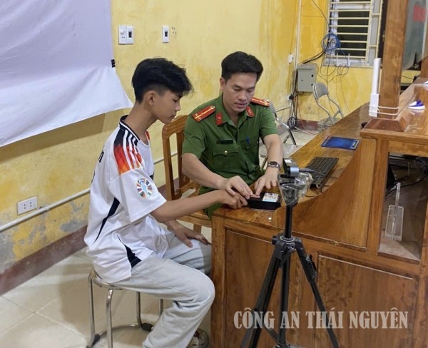 Kha Sơn thực hiện định danh điện tử