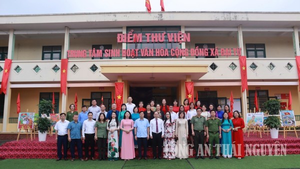 ra mắt 2