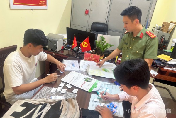 tuyển sinh 1