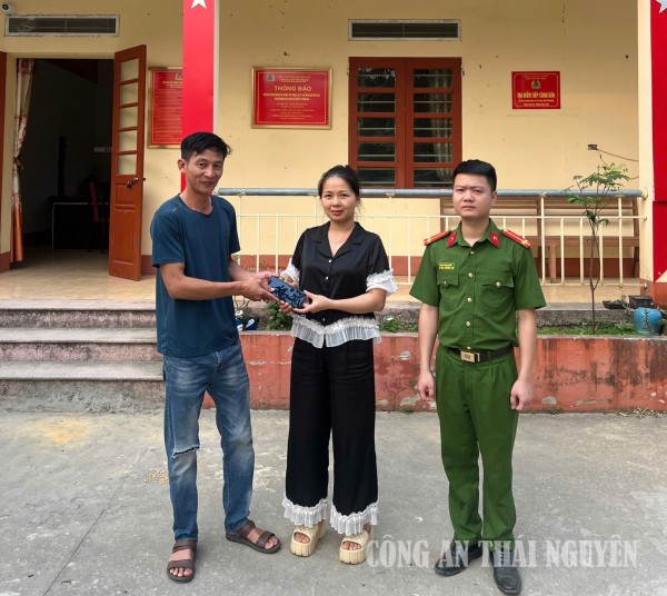 Yên Trachj gương