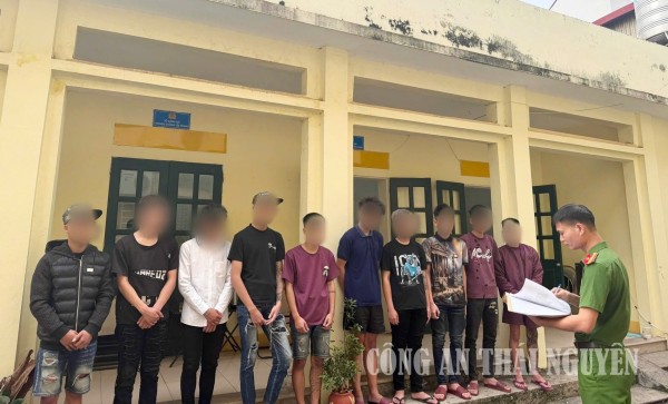Công an phường tuyên truyền pháp luật đến số thanh niên có biểu hiện tụ tập đánh nhau, gây rối trật tự công cộng