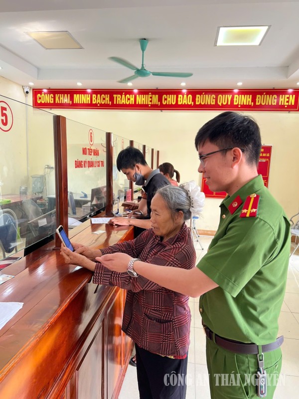 Ảnh 1 Diềm thuỵ đẩy mạnh CĐS