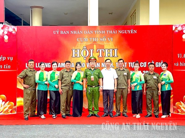 Lực lượng tham gia bảo vệ ANTT ở cơ sở xã Vạn Phú tham gia hội thi