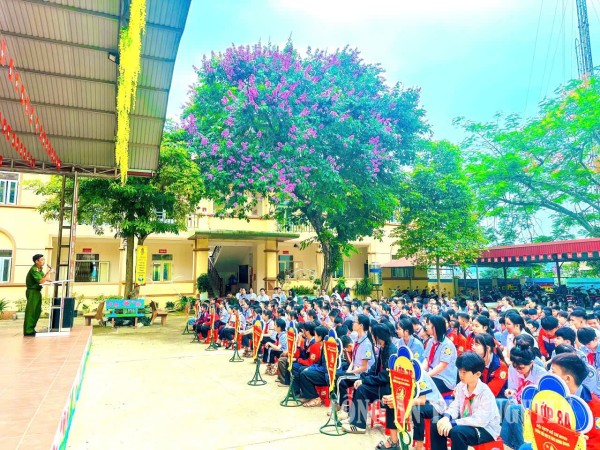 ảnh 2 Phong Quang