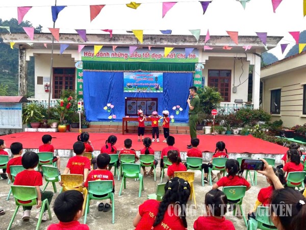 ảnh 2 Văn Lang