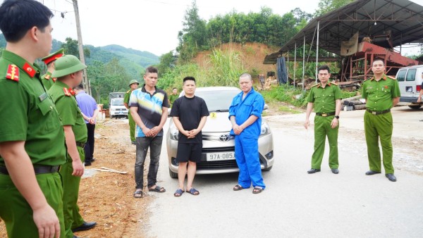 Khởi tố nhóm đối tượng gây rối trật tự công cộng