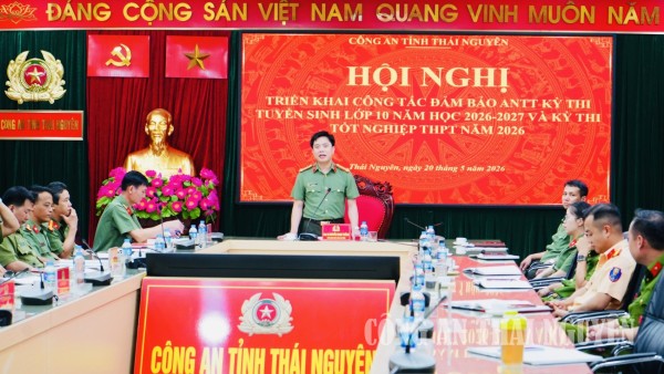 Đại tá Nguyễn Ngọc Thắng, Phó Giám đốc Công an tỉnh phát biểu chỉ đạo tại hội nghị.