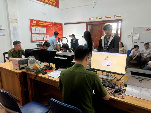 Nỗ lực cấp căn cước, tài khoản định danh điện tử cho công dân