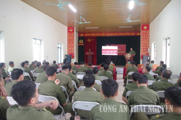 Tuyên truyền, hướng dẫn công tác quản lý xuất nhập cảnh cho lực lượng tham gia bảo vệ an ninh, trật tự ở cơ sở