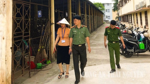 Công an phường Phan Đình Phùng đảm bảo an ninh, trật tự kỳ thi tuyển sinh vào lớp 10.