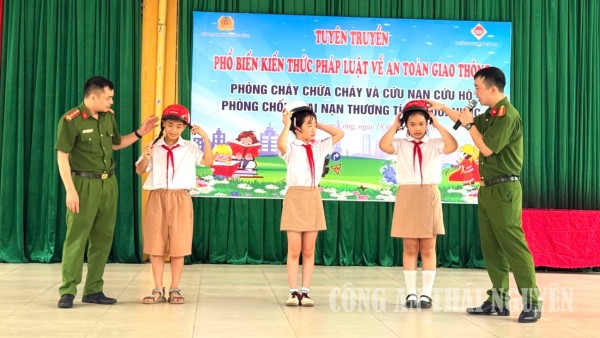 Tuyên truyền kiến thức pháp luật về phòng cháy và tai nạn thương tích, đuối nước .