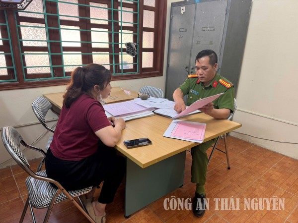 Công an phường Đức Xuân hướng dẫn thực hiện công tác tuyển sinh vào các trường Công an nhân dân