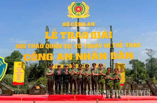 Lãnh đạo Công an tỉnh Thái Nguyên đạt Huy chương Bạc nội dung thi bắn súng ngắn bắn chậm tại Hội thao CAND năm 2026 - Khu vực I